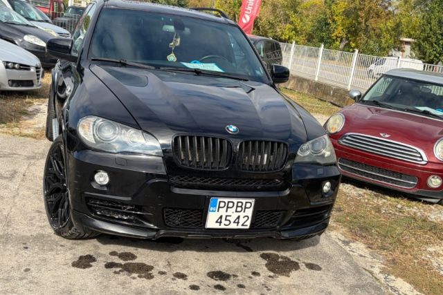 BMW X5 4.8i